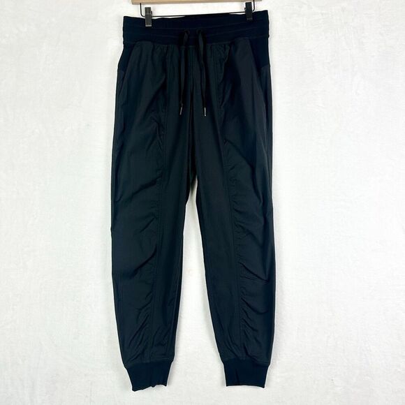 Lululemon Dance Studio Jogger Size 8 Black Athletic Athleisure - Picture 1 of 7